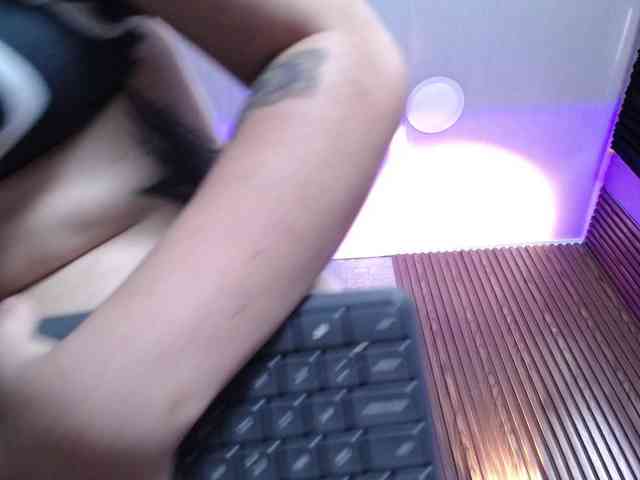 HairyValeri webcam