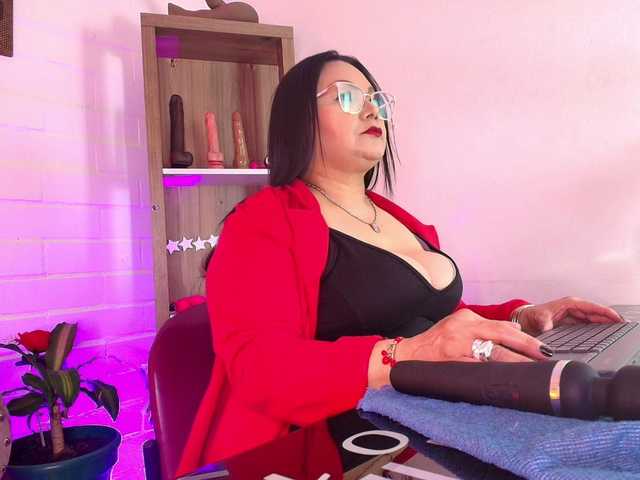EllenaBoobs live cam on BongaCams