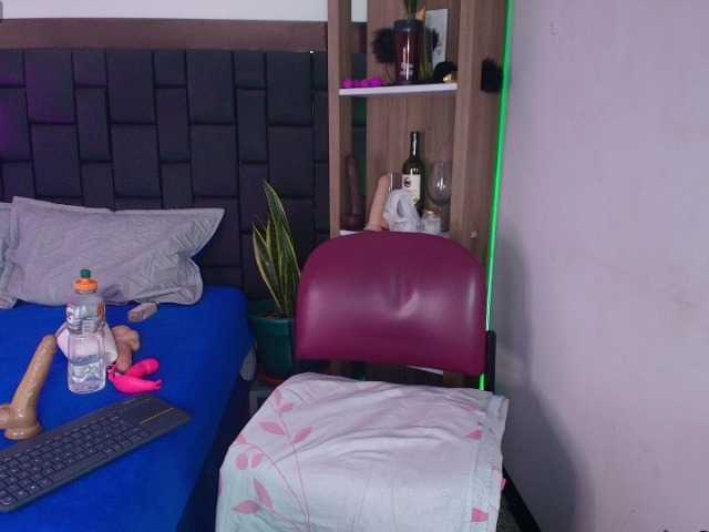 EllenaBoobs's BongaCams show and profile