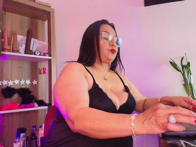 EllenaBoobs live cam on BongaCams