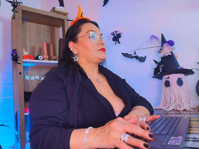 EllenaBoobs