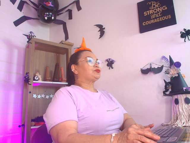 EllenaBoobs