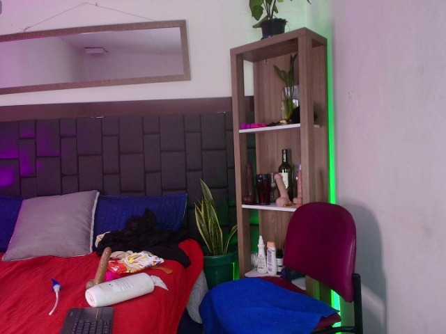 EllenaBoobs's BongaCams show and profile