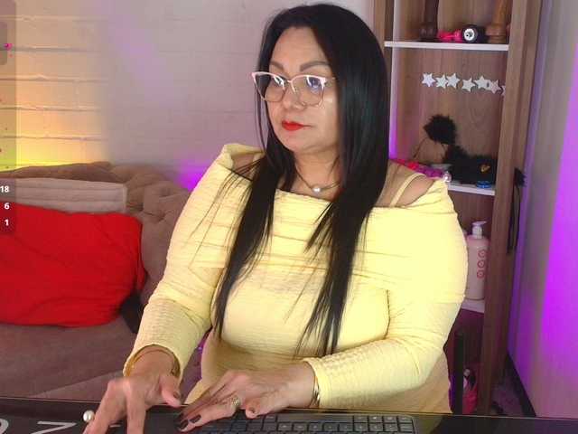 EllenaBoobs