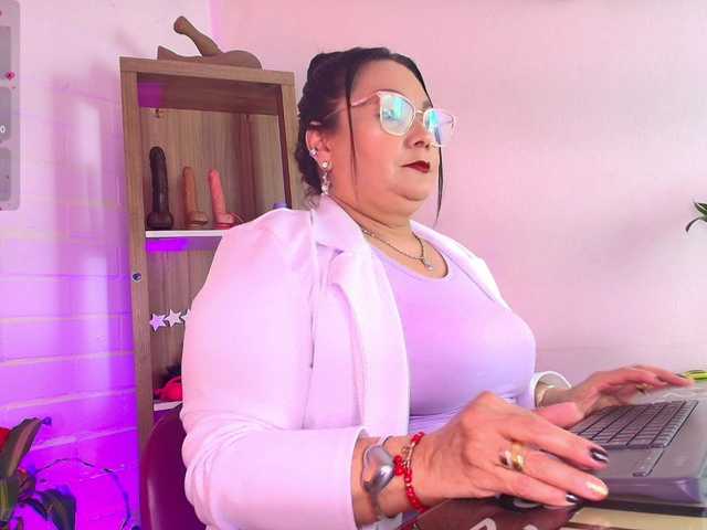 EllenaBoobs live cam on BongaCams