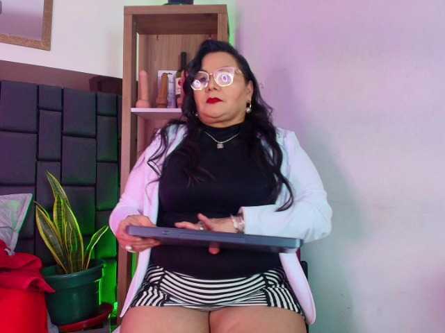 EllenaBoobs live cam on BongaCams