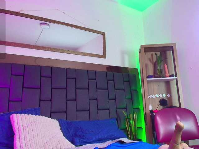 EllenaBoobs live webcam show