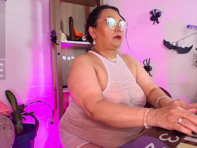 EllenaBoobs live cam on BongaCams
