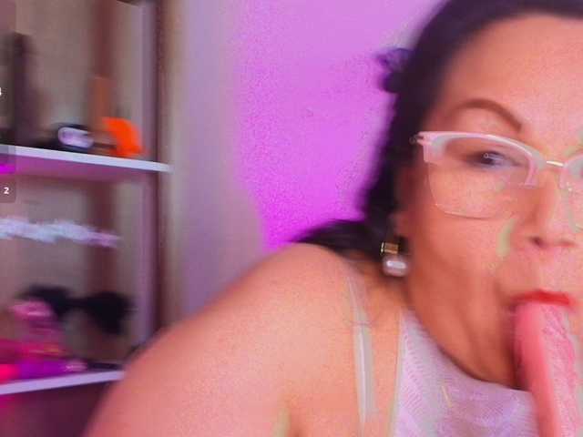 EllenaBoobs