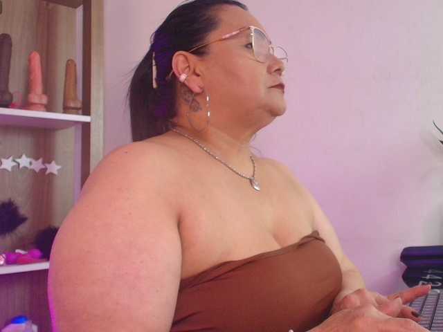 EllenaBoobs live cam on BongaCams