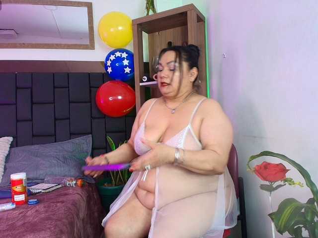 EllenaBoobs