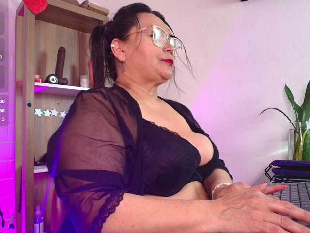 EllenaBoobs live cam