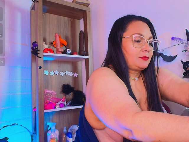 EllenaBoobs