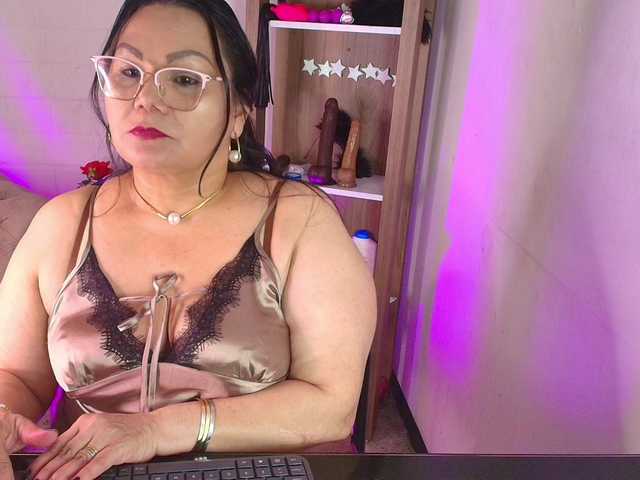 EllenaBoobs