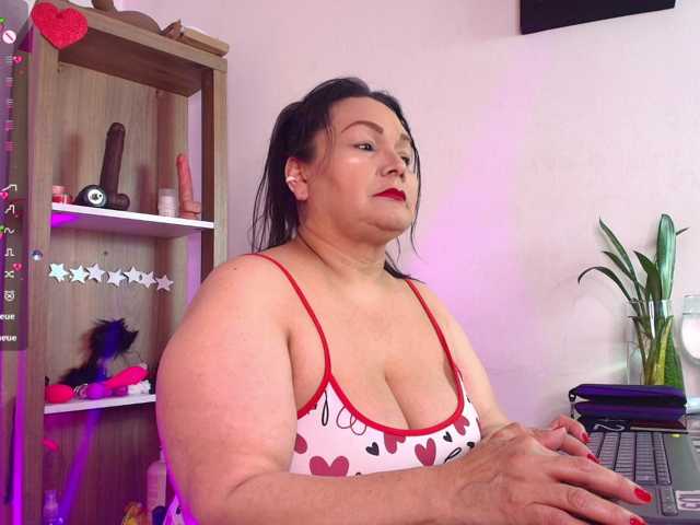 EllenaBoobs