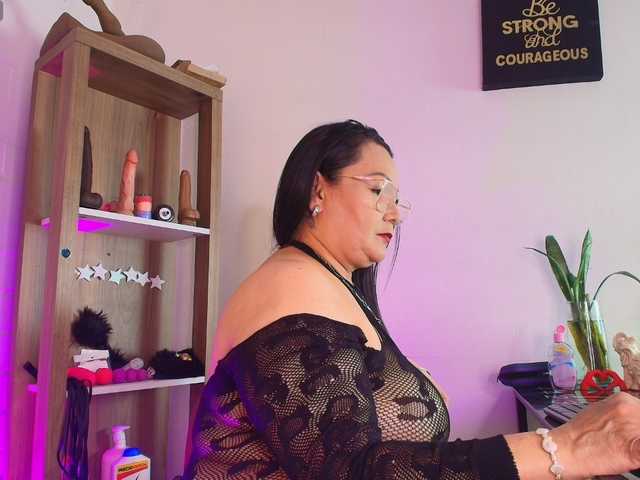 EllenaBoobs live cam on BongaCams
