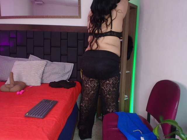 EllenaBoobs's BongaCams show and profile