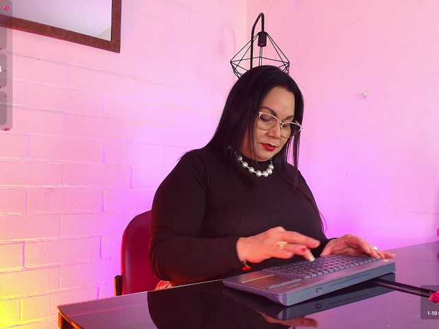 EllenaBoobs live cam on BongaCams