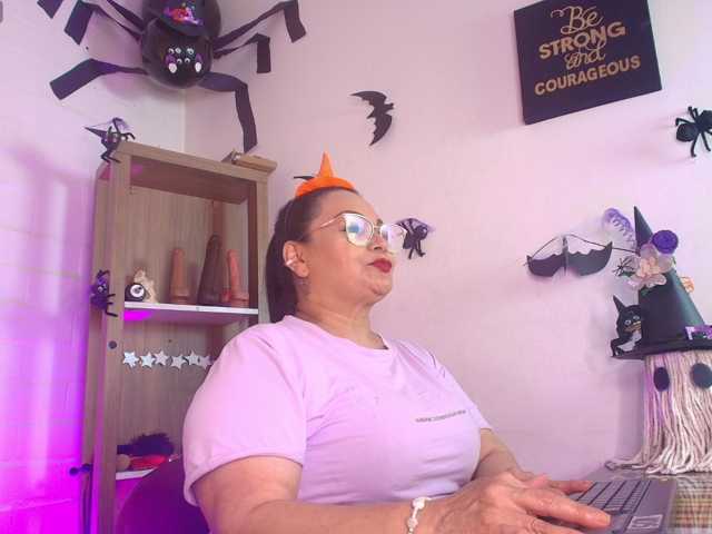 EllenaBoobs live cam on BongaCams