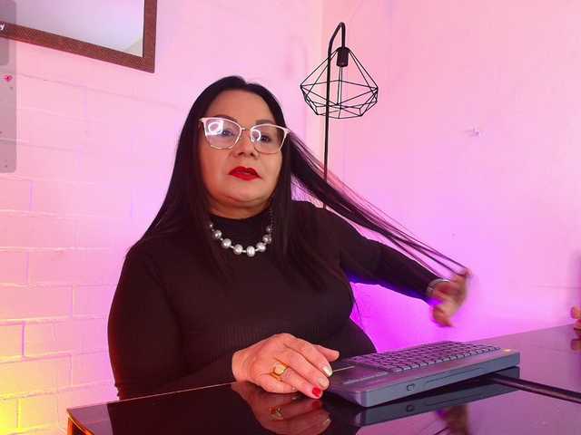 EllenaBoobs live cam on BongaCams