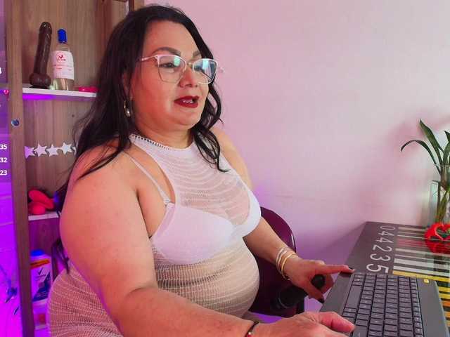 EllenaBoobs live cam on BongaCams