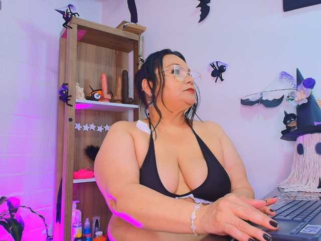 EllenaBoobs