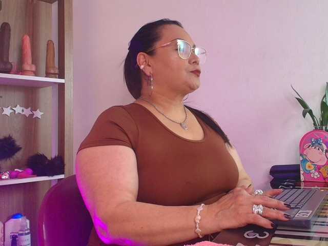 EllenaBoobs