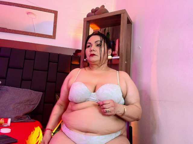 EllenaBoobs live webcam show