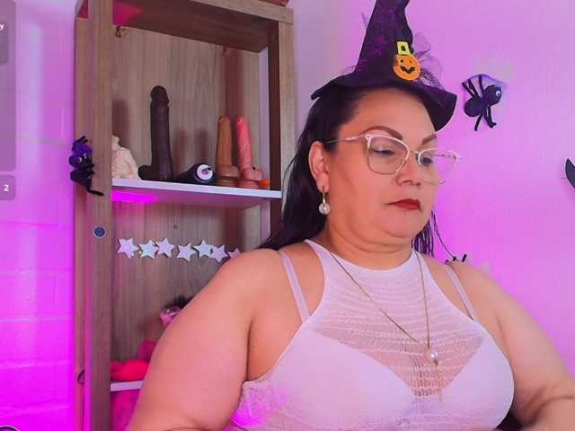 EllenaBoobs live cam on BongaCams