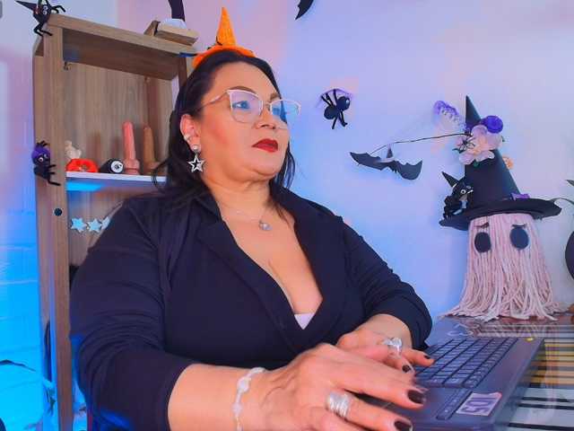 EllenaBoobs