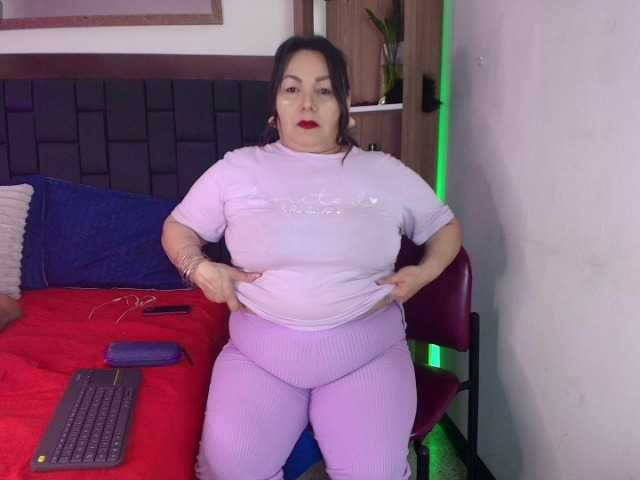 EllenaBoobs's BongaCams show and profile