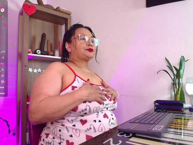 EllenaBoobs