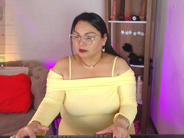 EllenaBoobs