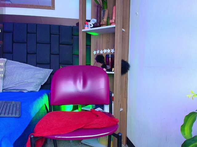 EllenaBoobs live webcam show