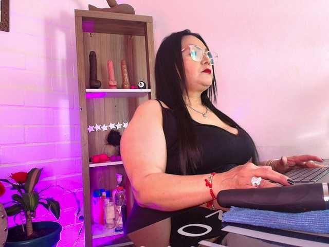 EllenaBoobs