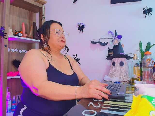 EllenaBoobs