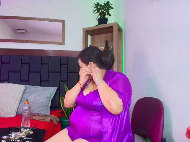 EllenaBoobs live cam on BongaCams