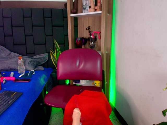 EllenaBoobs