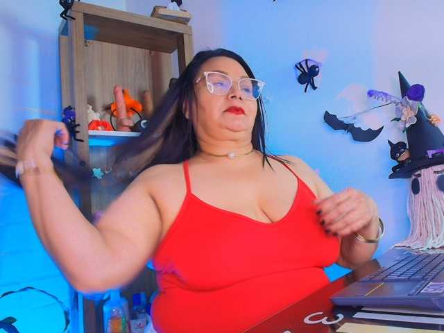 EllenaBoobs live cam on BongaCams