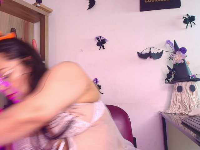 EllenaBoobs live cam on BongaCams