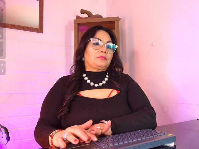 EllenaBoobs live cam on BongaCams