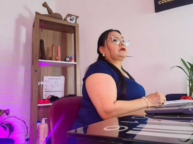EllenaBoobs live cam on BongaCams