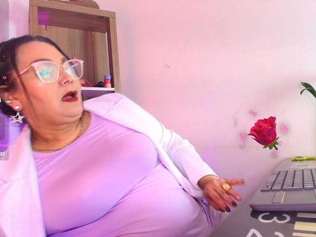 EllenaBoobs live cam on BongaCams
