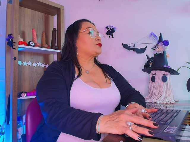 EllenaBoobs live cam on BongaCams
