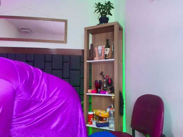 EllenaBoobs live cam on BongaCams
