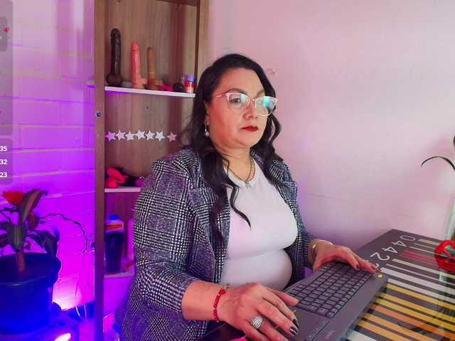 EllenaBoobs live cam on BongaCams