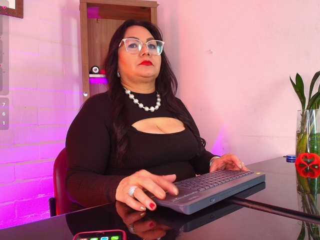 EllenaBoobs