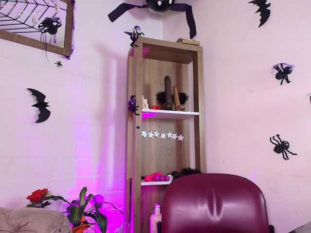 EllenaBoobs
