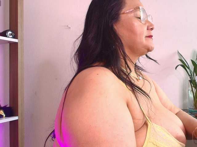EllenaBoobs live cam on BongaCams