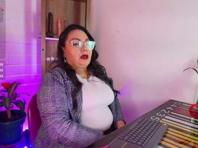 EllenaBoobs
